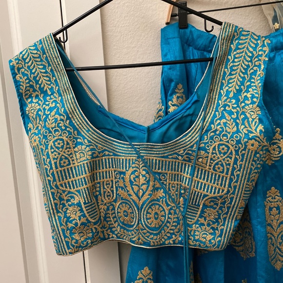 Authentic embroidered imported Indian silk wedding lehenga - Picture 11 of 16